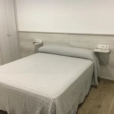 Saturno 1 * 科尼尔-德拉弗龙特拉