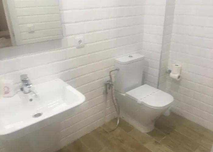 Saturno 1 אורחן קוניל דה לה פרונטרה