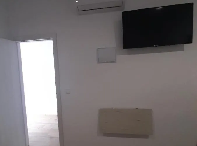 אורחן Saturno 1 *