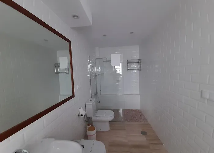 Saturno 1 * קוניל דה לה פרונטרה